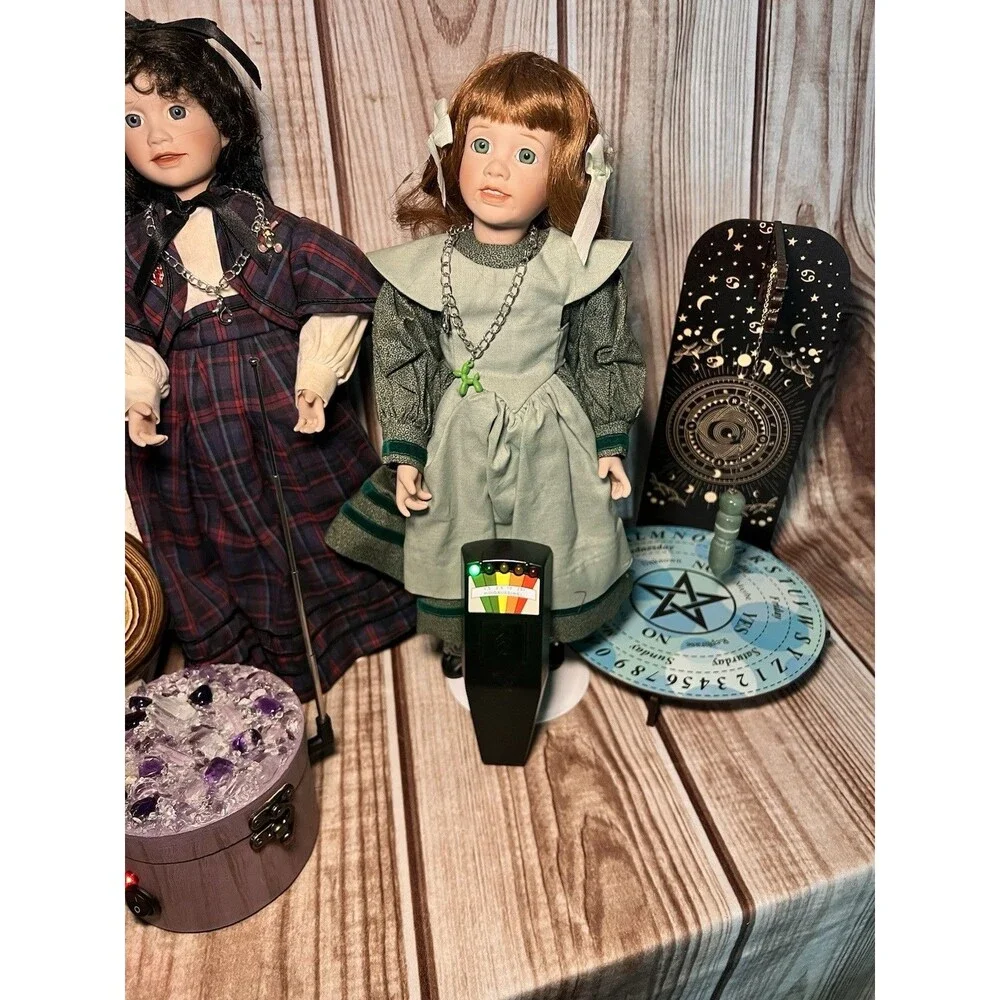 Haunted Dolls Sisters (Twins)-Positive Sweet And Creative
